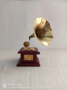 Vintage Brass Gramophone Handmade Decorative Showpiece - Handmade gramophone